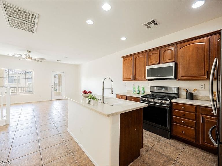 9617 Sharp Horn Ct photo 5