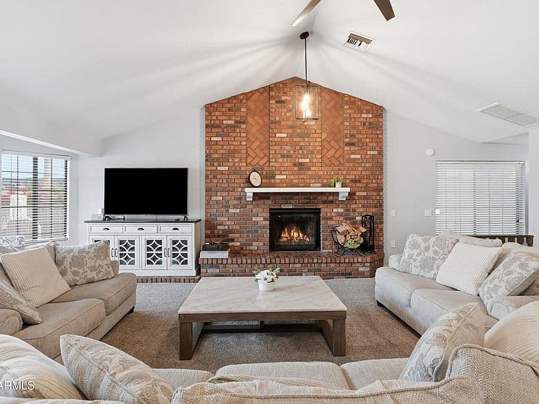 2225 E FAIRFIELD Street photo 3