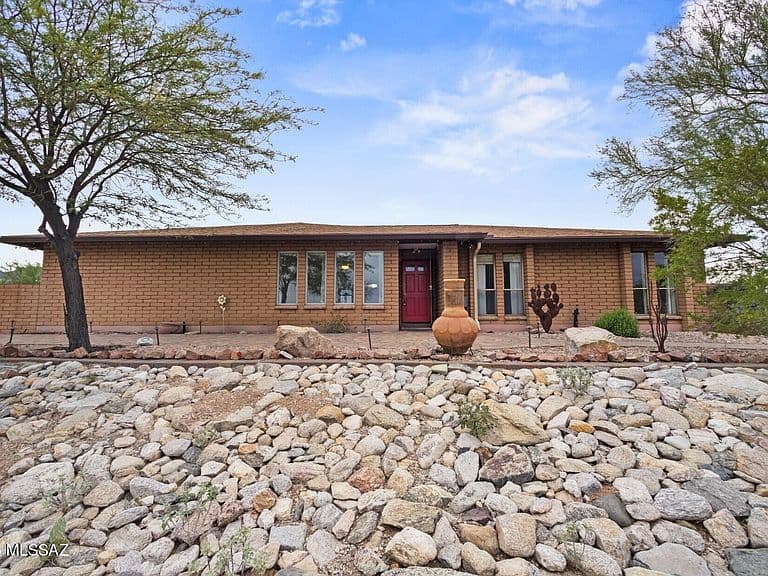 4524 N Camino Arco photo 2