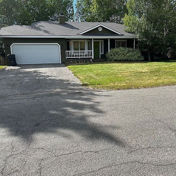 751 Wintergreen Dr photo 1