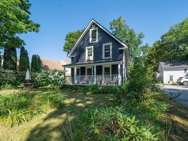 66 Crescent Street photo 3
