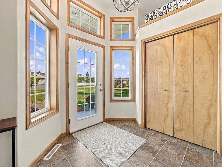 433 Prescott Ln photo 4