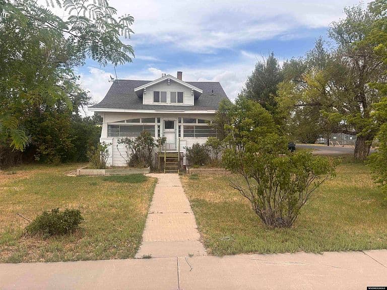 229 N Main St photo 1