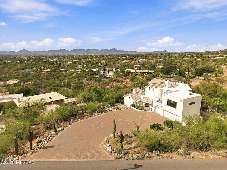 6221 N Camino Esquina photo 3