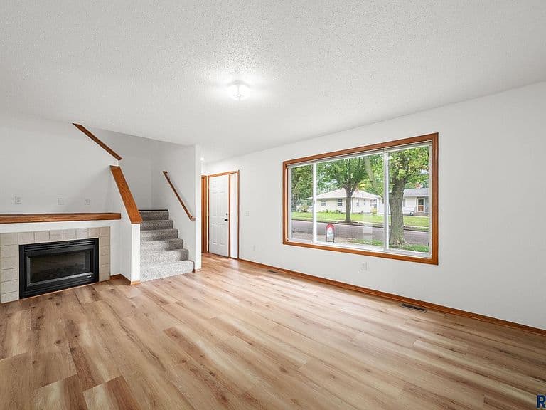 2112 S Holly Ave photo 4