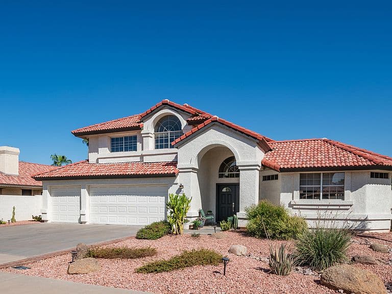 8621 S MAPLE Avenue photo 1
