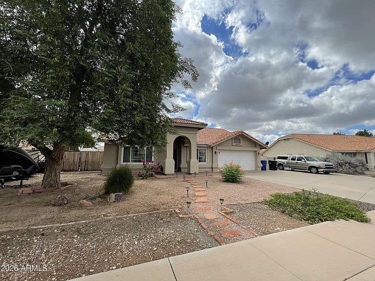2661 E NANCE Street photo 1