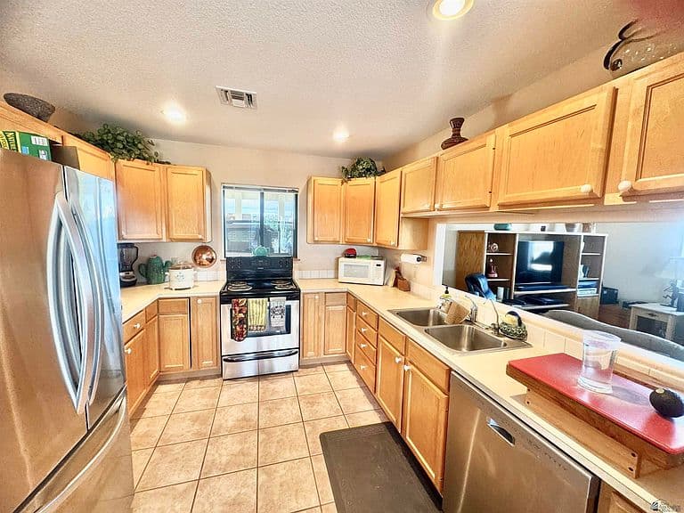 13587 E 49th St photo 4