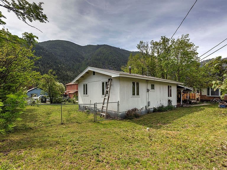 520 Iowa Ave photo 4