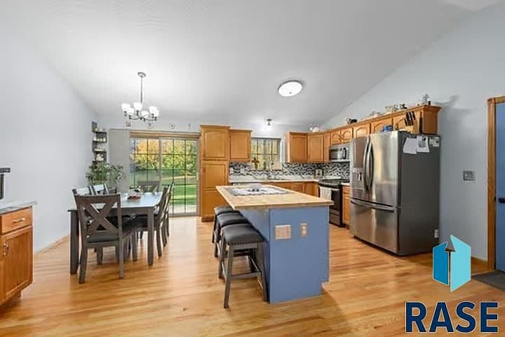 110 Johnstone Cir photo 3