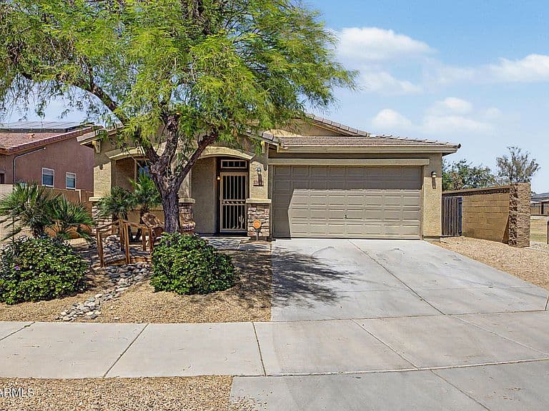 17668 W Desert Bloom Street photo 1