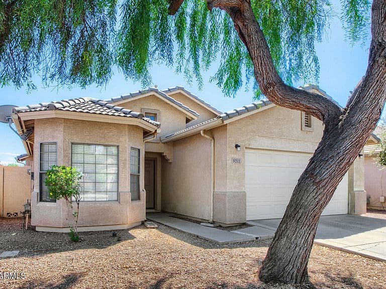 8511 W PAPAGO Street photo 3
