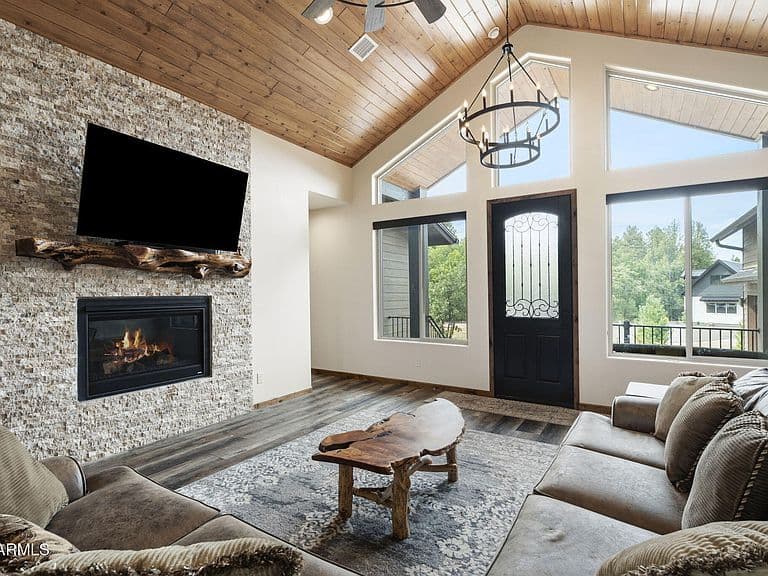 2561 W EDGEWATER -- photo 5