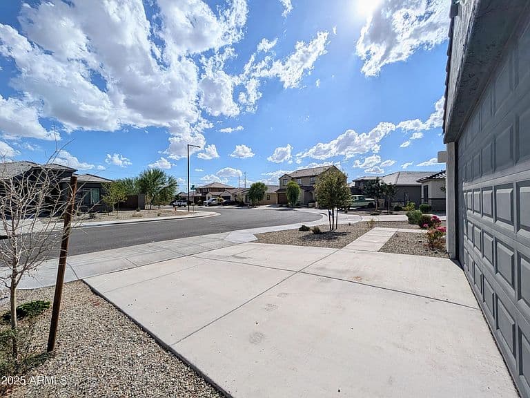 24458 W VERLEA Drive photo 5