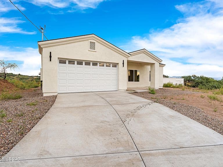 380 Polo Ct photo 3