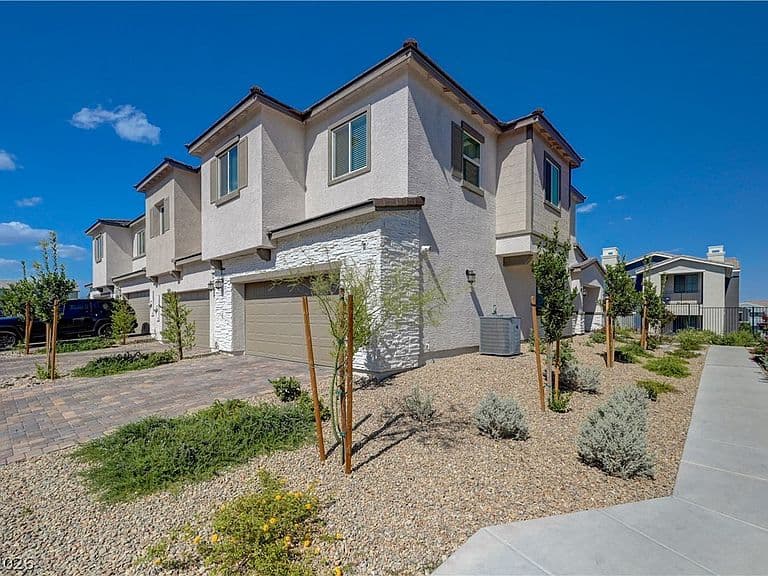 6318 Foxes Dale photo 5