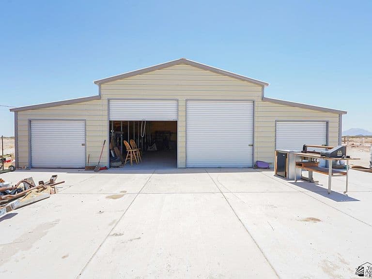 29450 E Cecil St photo 2