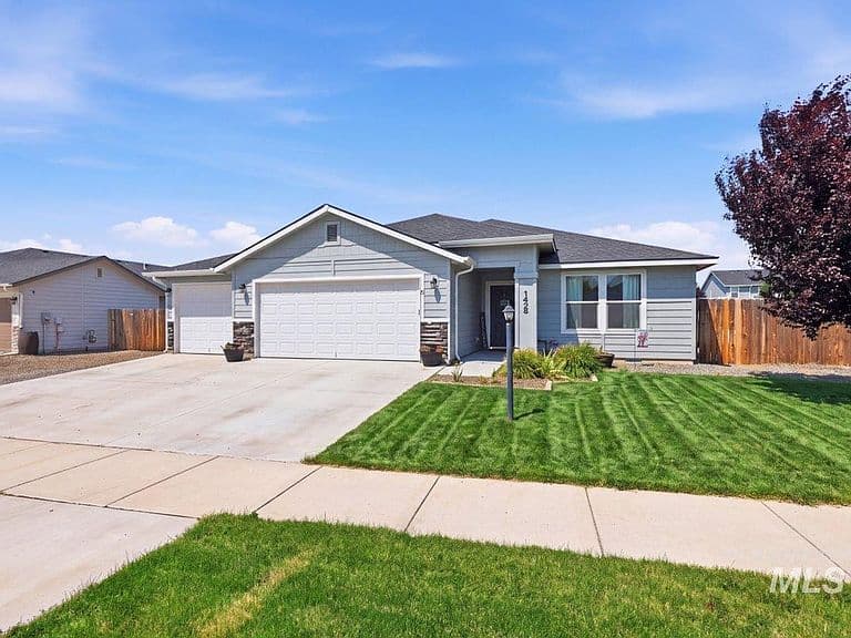 1428 Gold St photo 2
