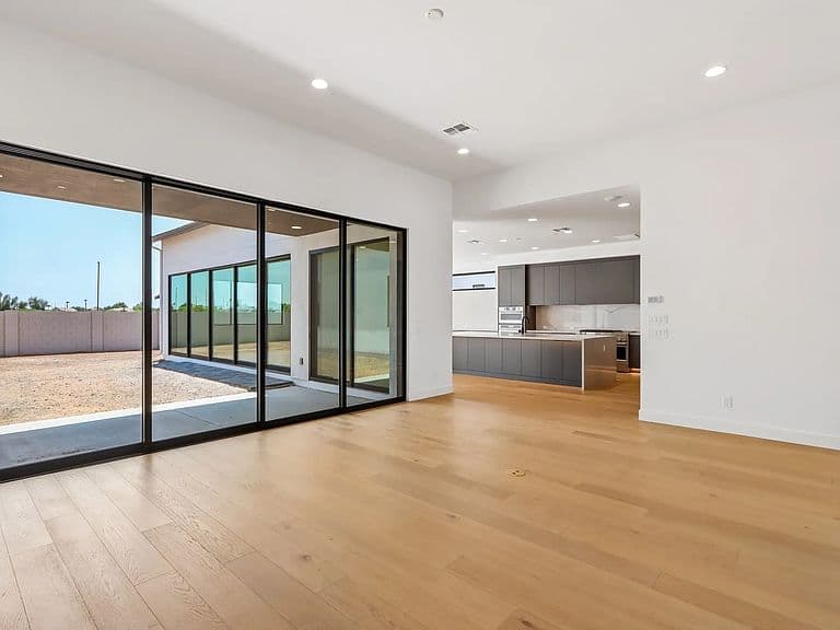 2421 E Aquarius Pl photo 3