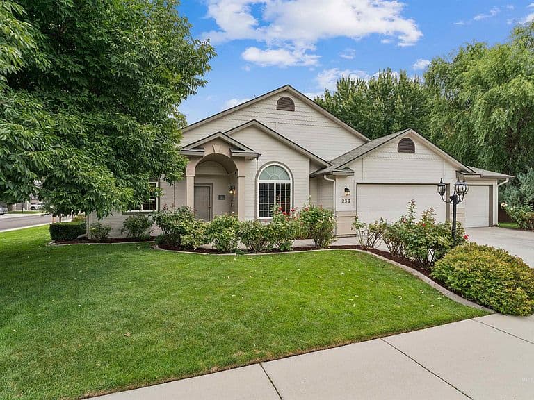 232 N Taurus Way photo 1