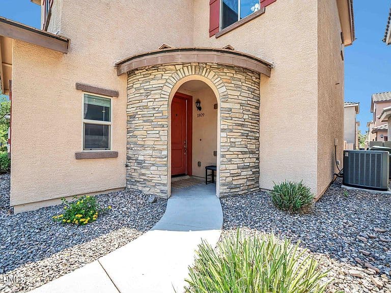 1809 W MINTON Street photo 2