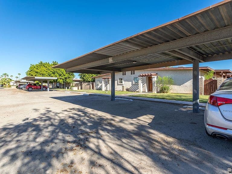 1465 E Laguna Pl photo 4