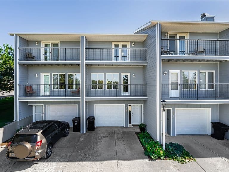 979 Neptune Blvd photo 1