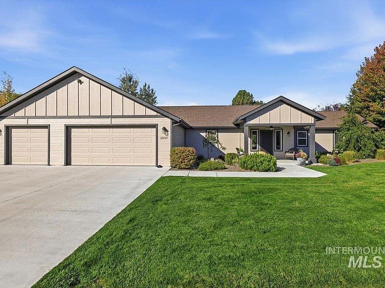 2557 N Sky View Ln photo 3