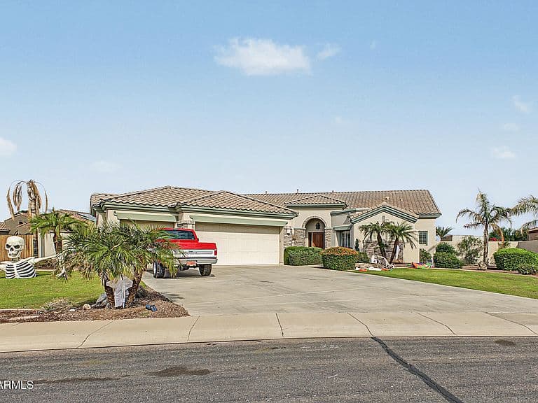 18422 W MONTEBELLO Avenue photo 3