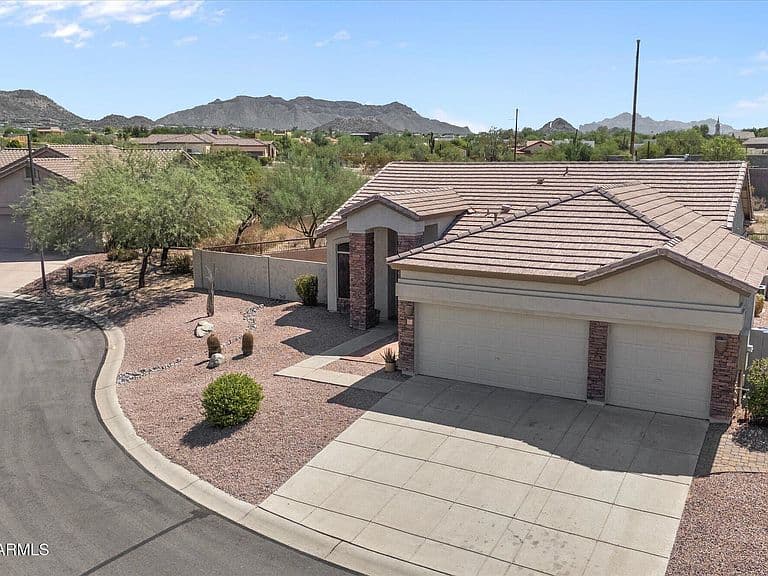7521 E OASIS Circle photo 1