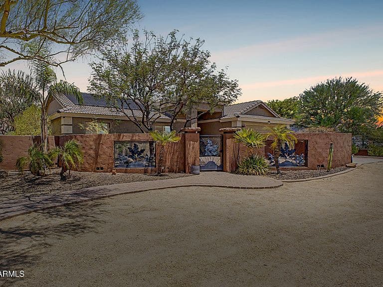 19340 W Lewis Avenue photo 2