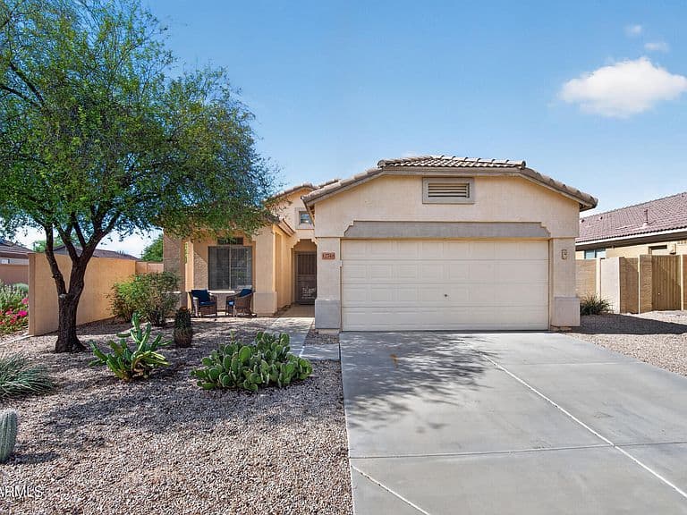 12748 S 175TH Drive photo 4