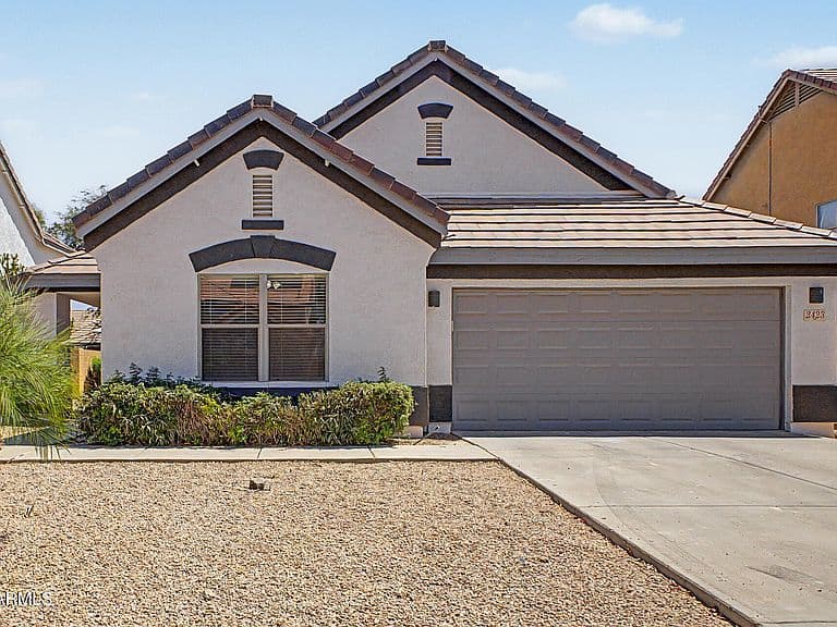 2423 E WINGED FOOT Drive photo 2