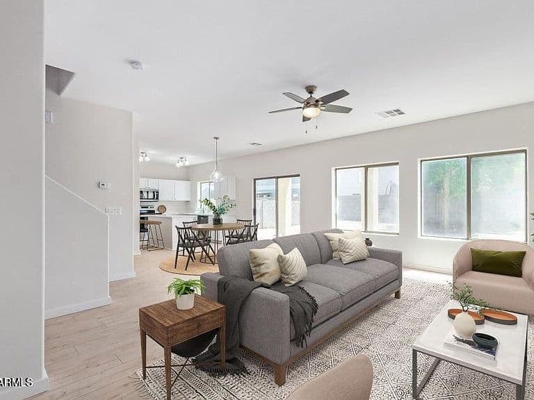 45585 W Dirk St photo 4