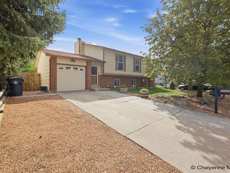 5005 Cable Ave photo 1