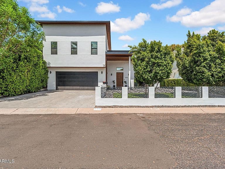 4410 E TURNEY Avenue photo 2