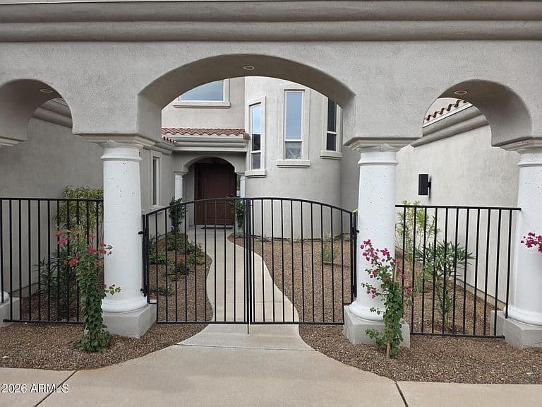 37644 N HIDDEN VALLEY Drive photo 2