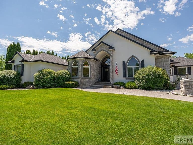 4020 Canterbury Way photo 2