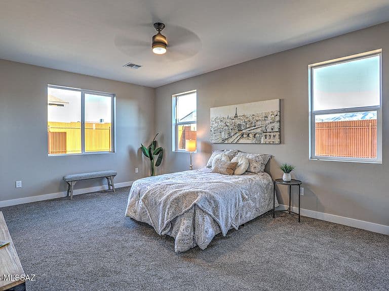 225 S Richmond Dr photo 4