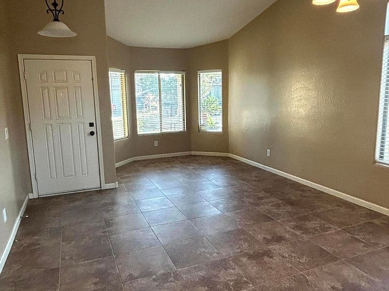 1731 E MELANIE Street photo 2