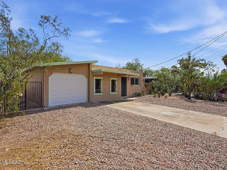 3340 E Bermuda St photo 3