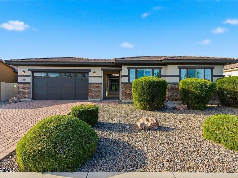 3850 E CAROB Drive photo 1