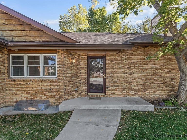 5615 Townsend Pl photo 4
