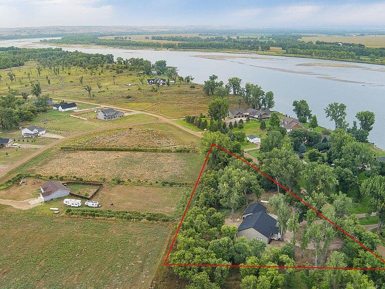 3245 River Place Dr N photo 2