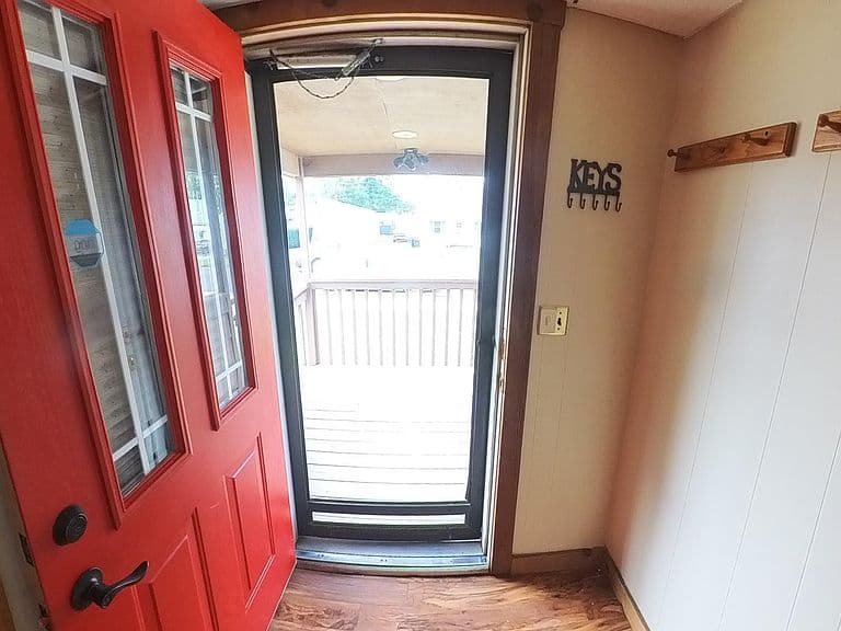 438 S Elmwood Ave photo 5