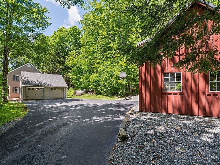 408 Morgan Road photo 1