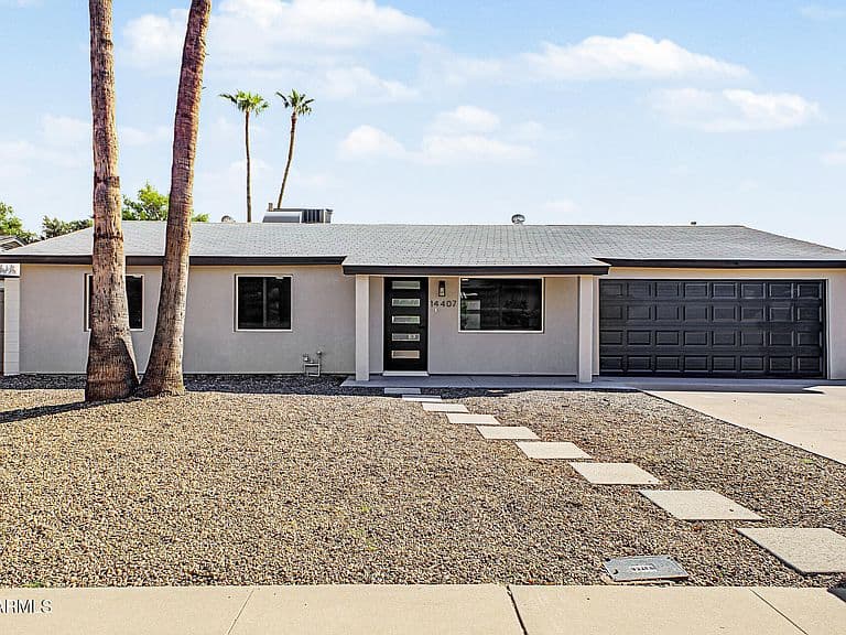 14407 N 37TH Place photo 1