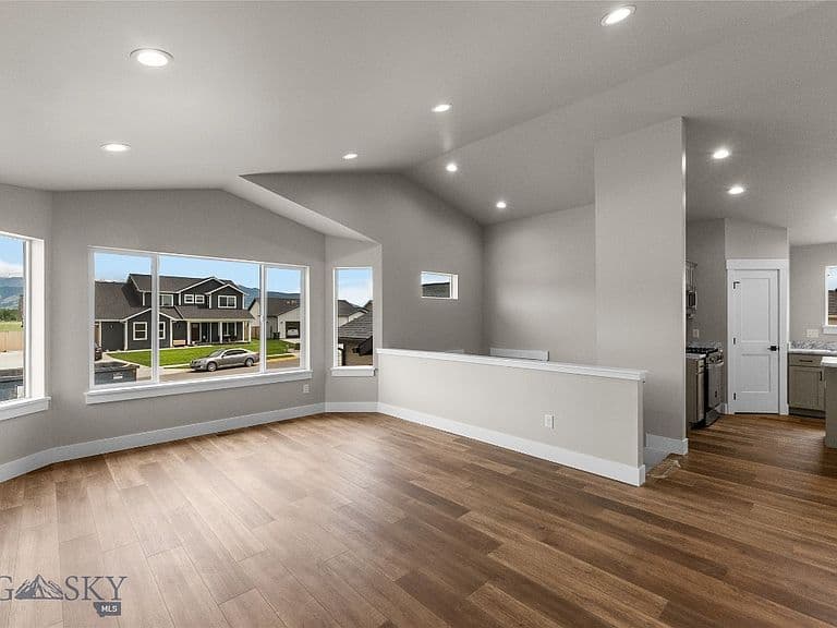 2220 Oriole Dr photo 4