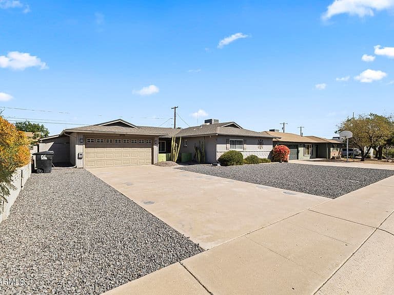 6426 E WILSHIRE Drive photo 3