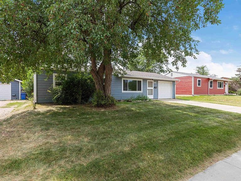 121 E Fairmont Blvd photo 3